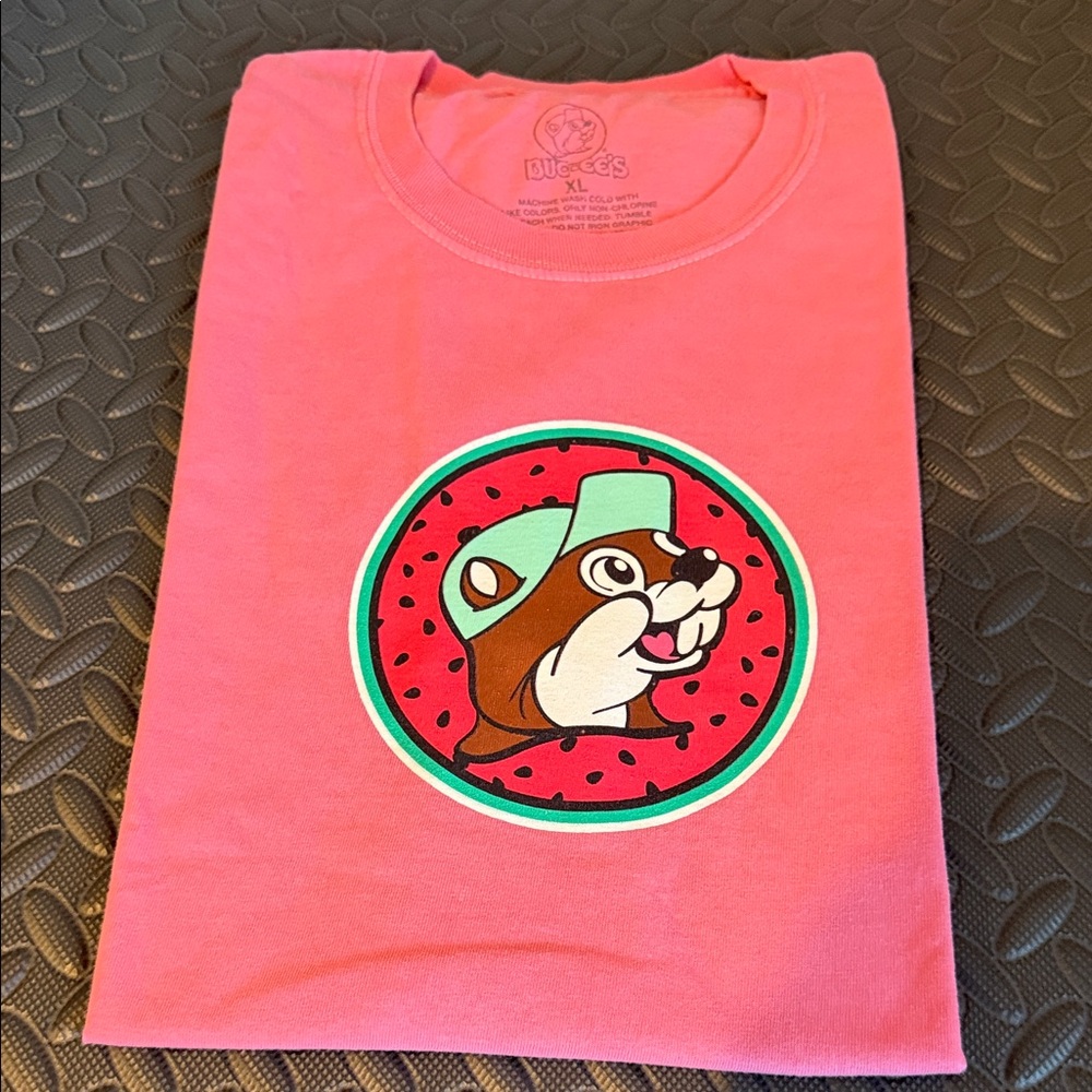 Buc-ee's Pink Short Sleeve Women's Tee